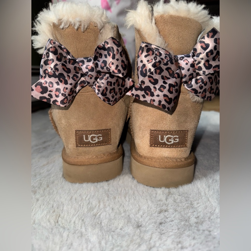 Size 9 Cheetah Bow Ugg Boots